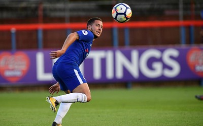 亚投国际热评-佩洛娃这脚传中精准找到队友